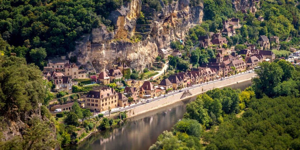 Descente en canoë Dordogne le long de la Roque Gageac